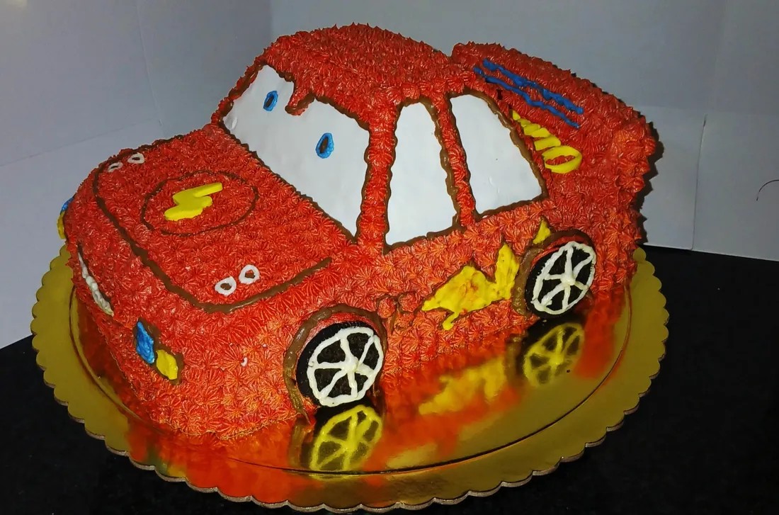 Lightning McQueen car cake